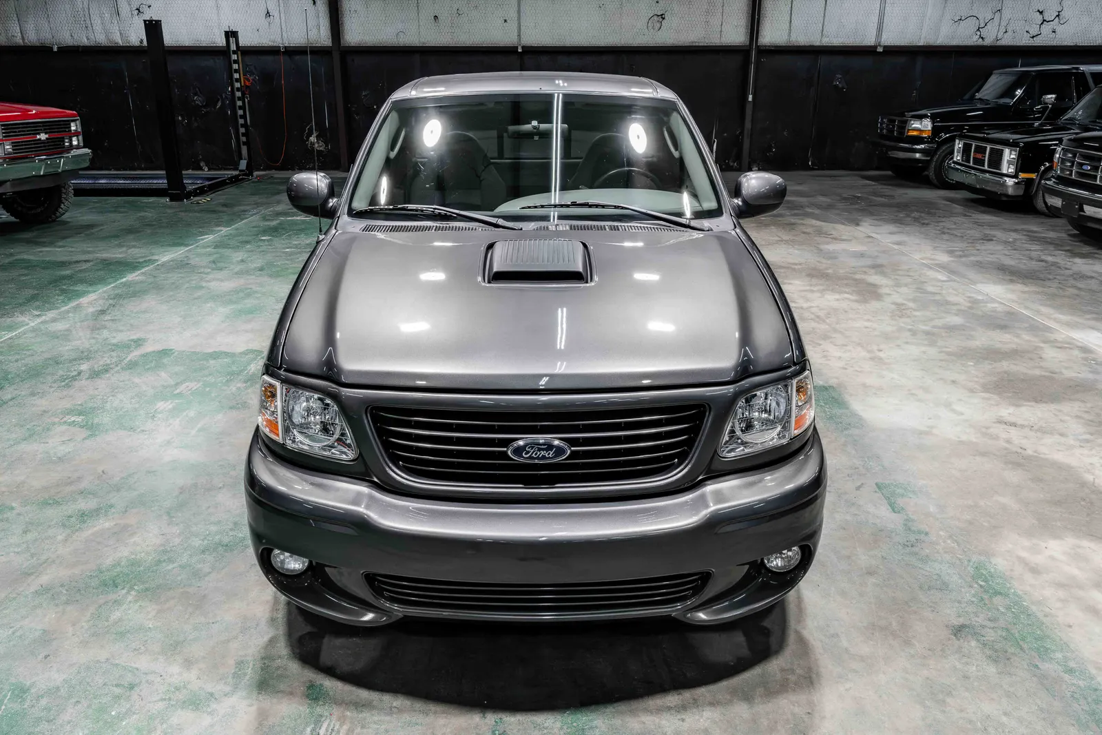 7_2004-Ford-Lightning-Dark Shadow Gray-A17613-44.jpg